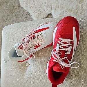 Nike Giannis half red half white